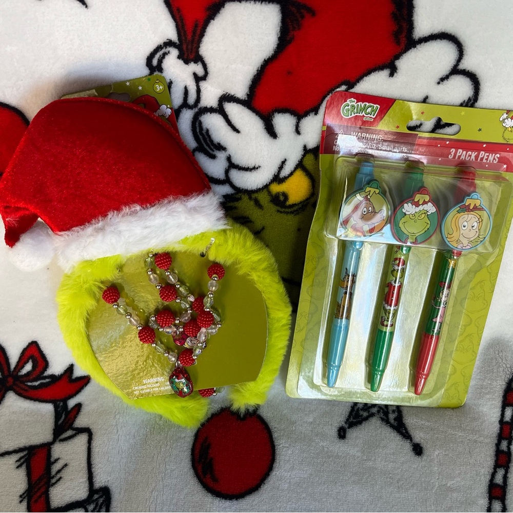 The Grinch 3 Pack Pens and Santa Hat